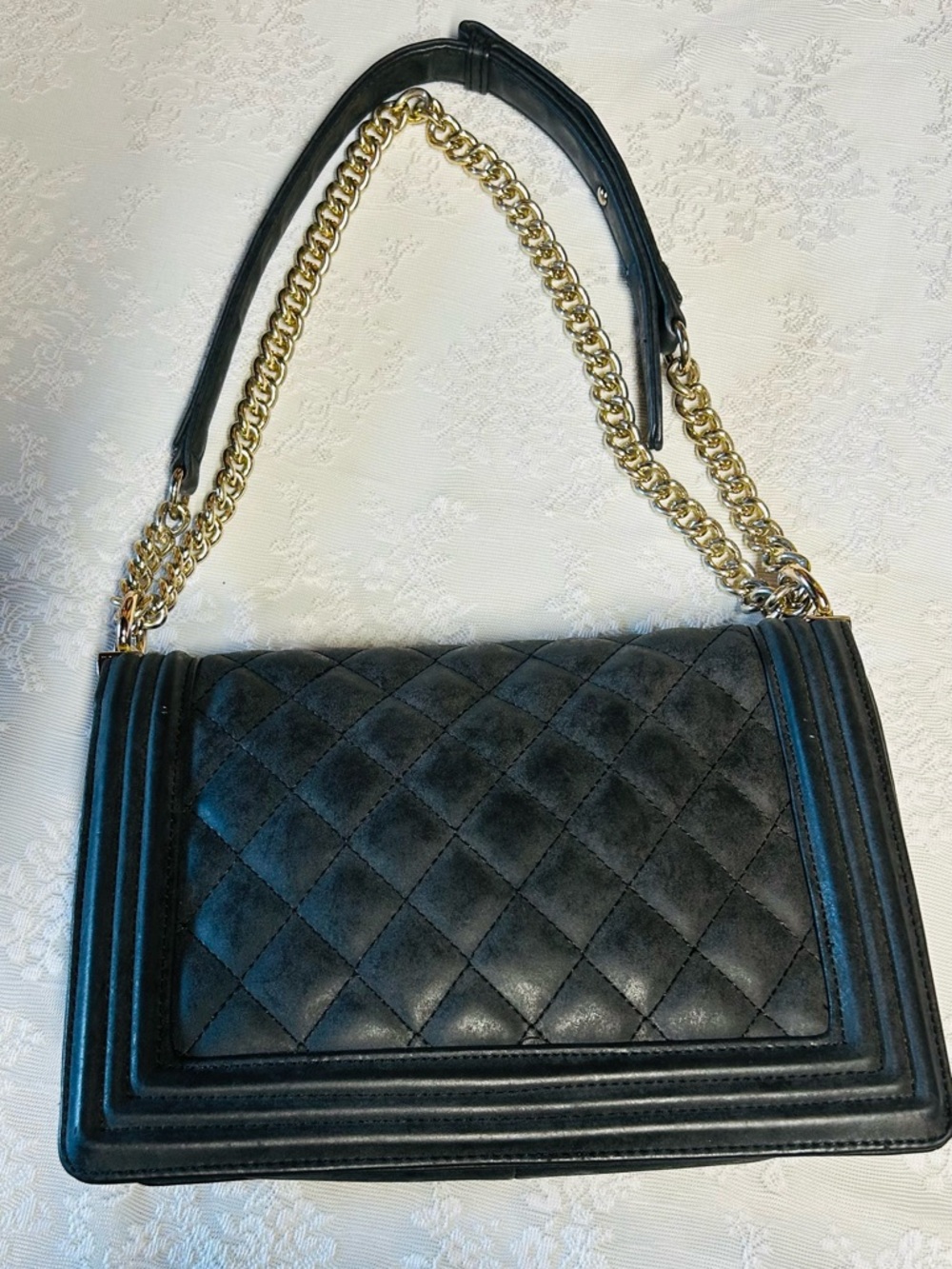 BCBG Black Quilted Shoulder Bag with Gold Chain - Picture 3 of 9